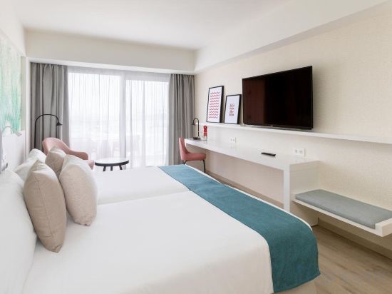 Фото Hotel Cristina by Tigotan Las Palmas - Adults Only