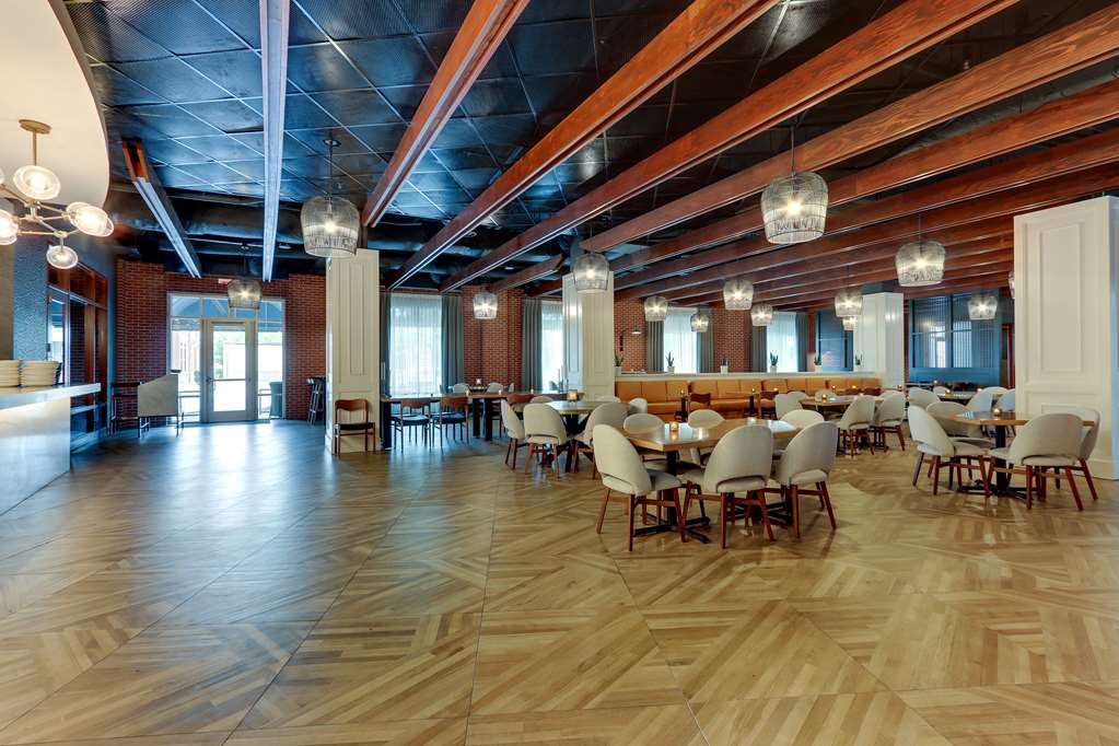 Фото The Chattanoogan Hotel, Curio Collection by Hilton