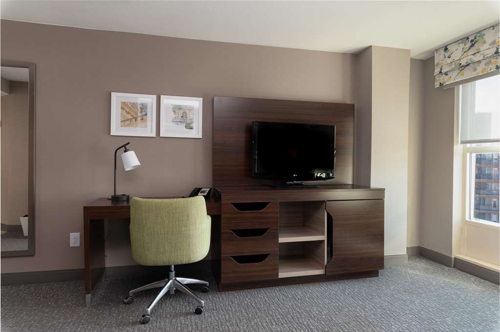 Фото Hampton Inn & Suites Arlington Crystal City Dca