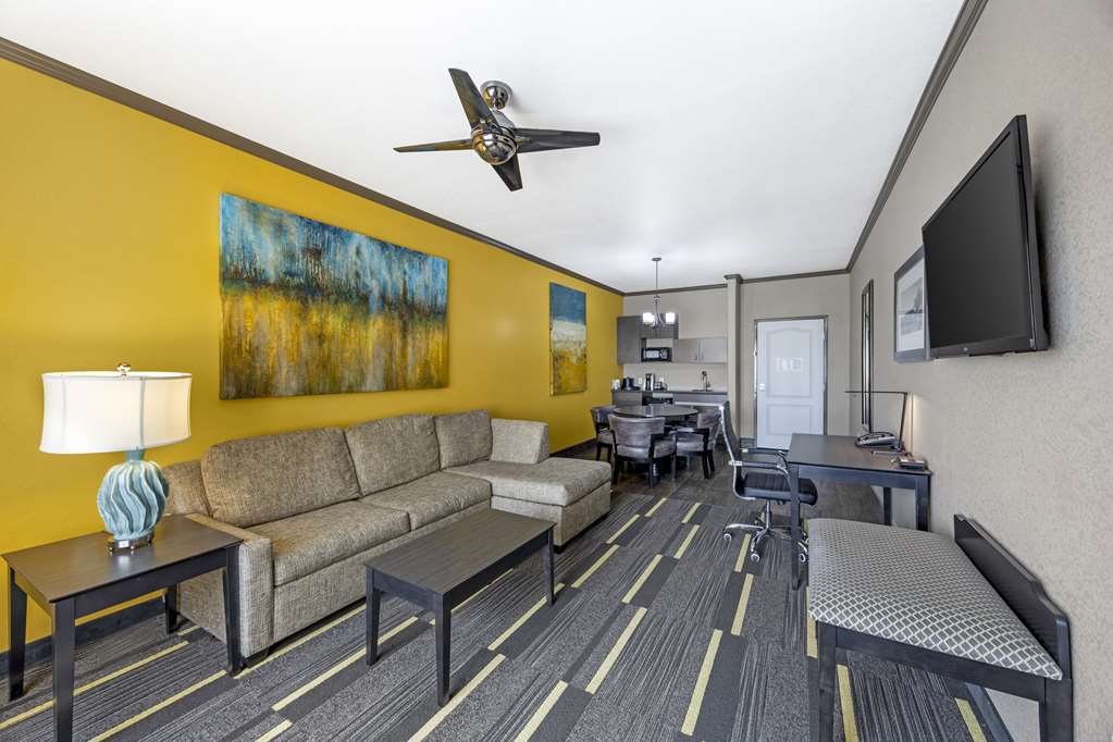 Фото Best Western Plus Emerald Inn & Suites