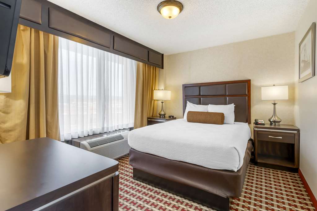 Фото Best Western Plus Grosvenor Airport Hotel