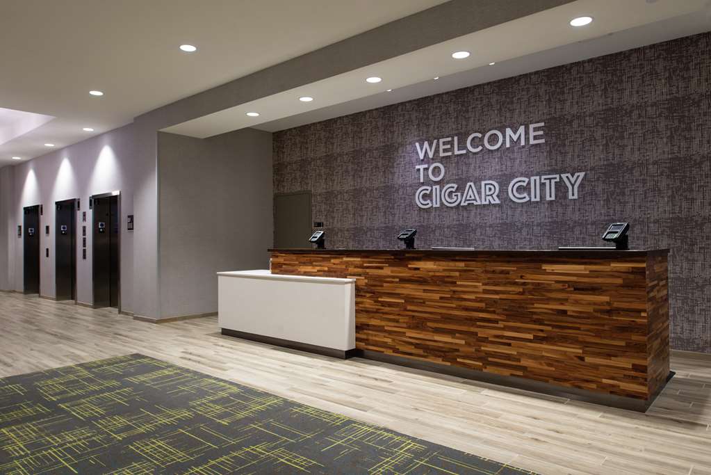 Фото Hampton Inn Tampa Downtown Channel District