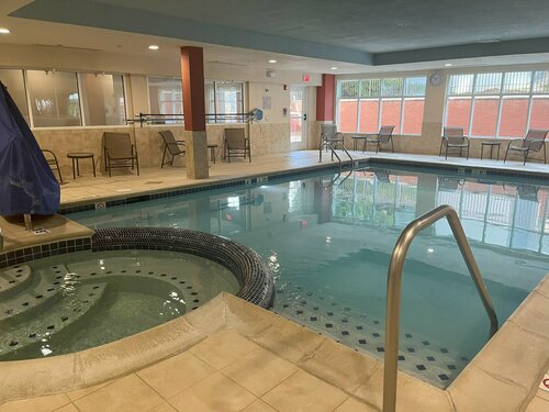 Гостиница Holiday Inn Express Hotel & Suites Grand Rapids-North, an Ihg Hotel в Гранд-Рапидс