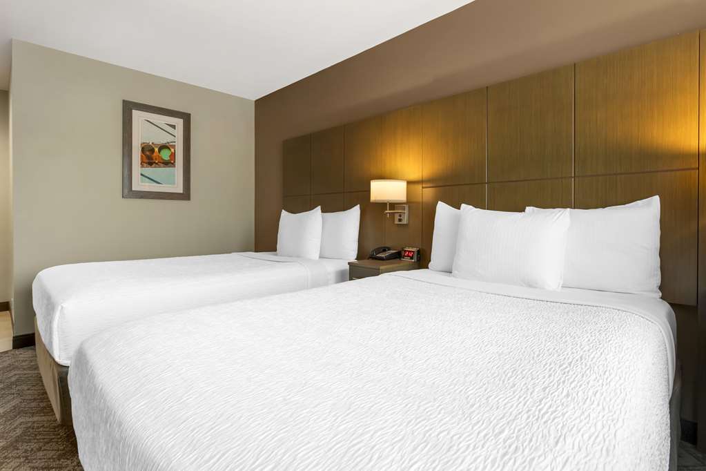 Фото Best Western Brooklyn-Coney Island Inn