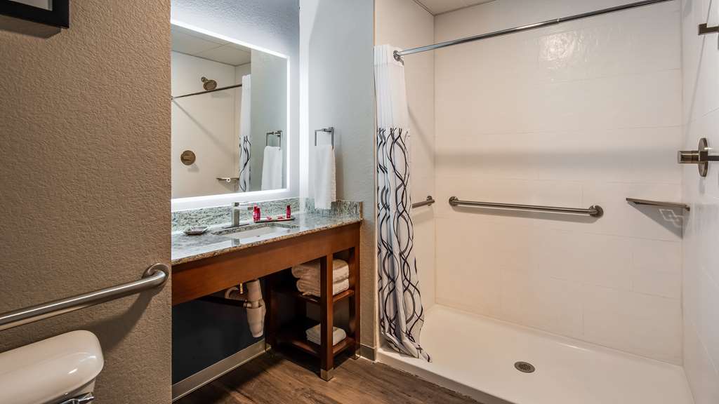 Фото Best Western Premier Ankeny Hotel
