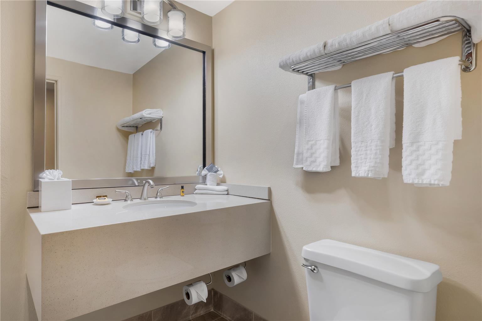 Фото Best Western Plus Plaza by the Green