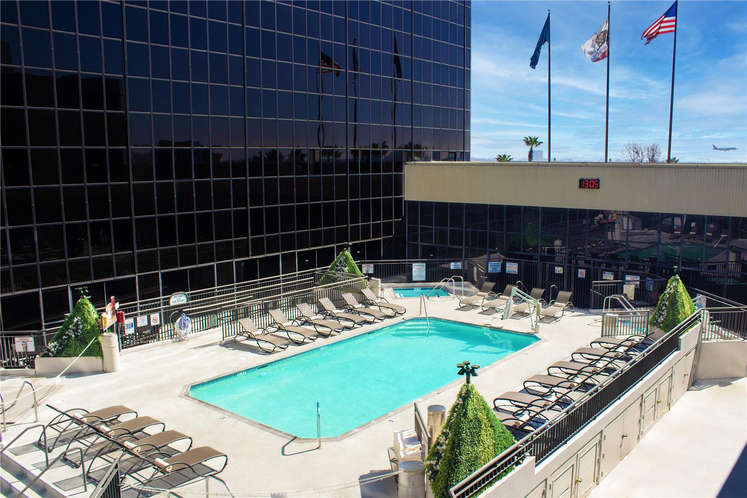 Фото Hilton Los Angeles Airport