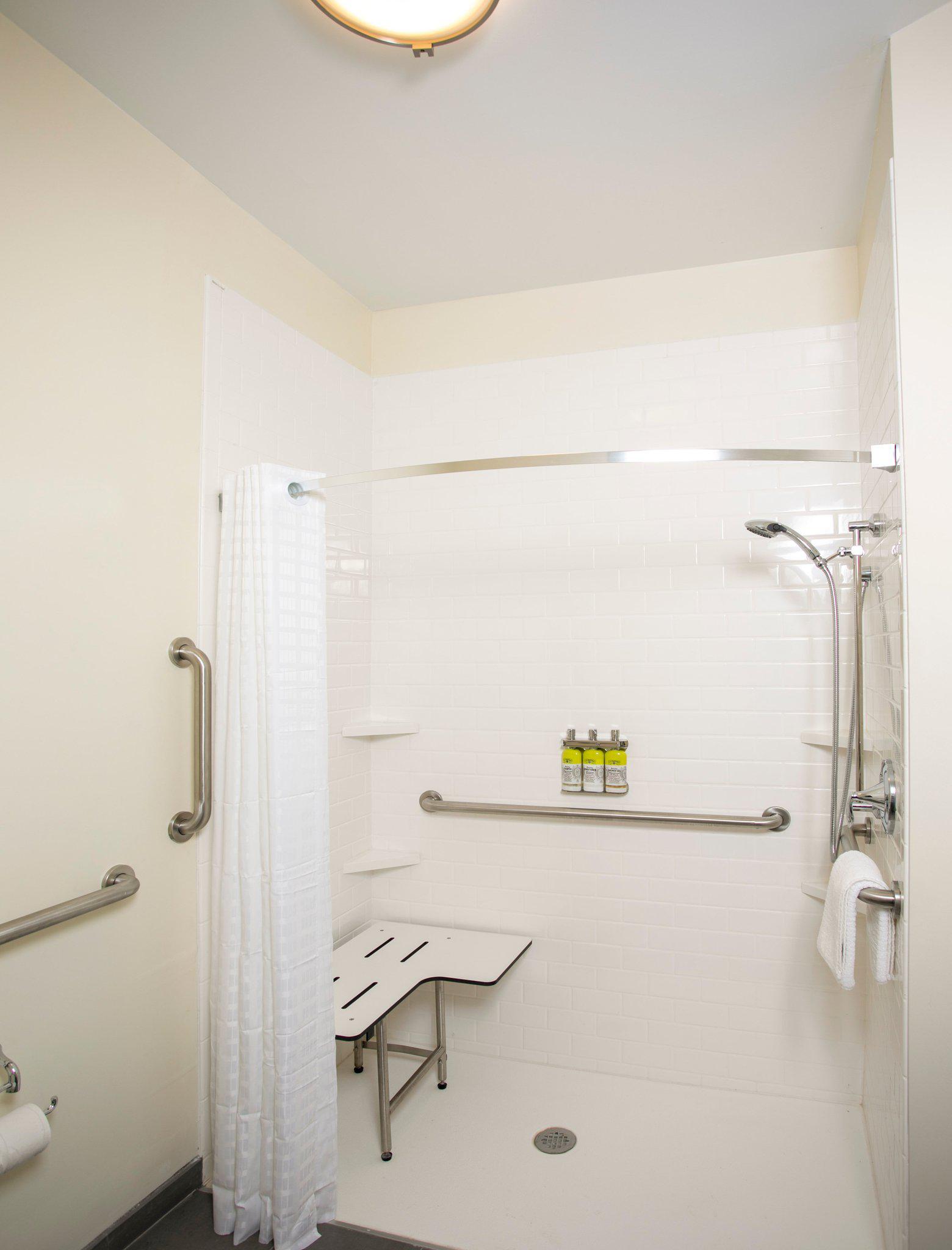 Фото Candlewood Suites Jacksonville - Mayport, an Ihg Hotel