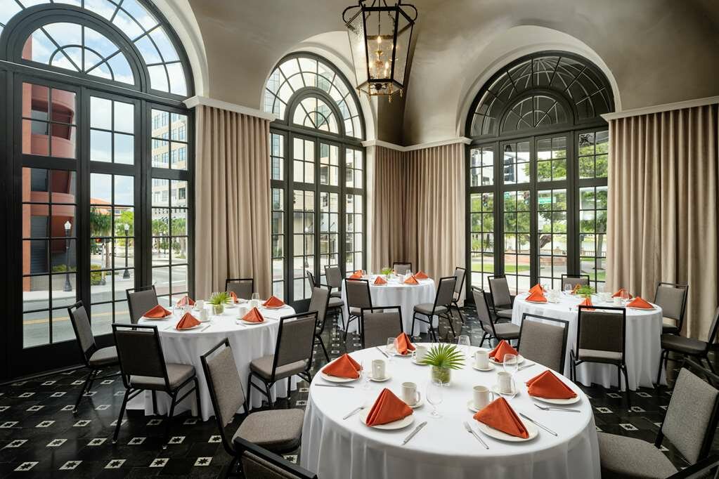 Фото The Terrace Hotel Lakeland, Tapestry Collection by Hilton