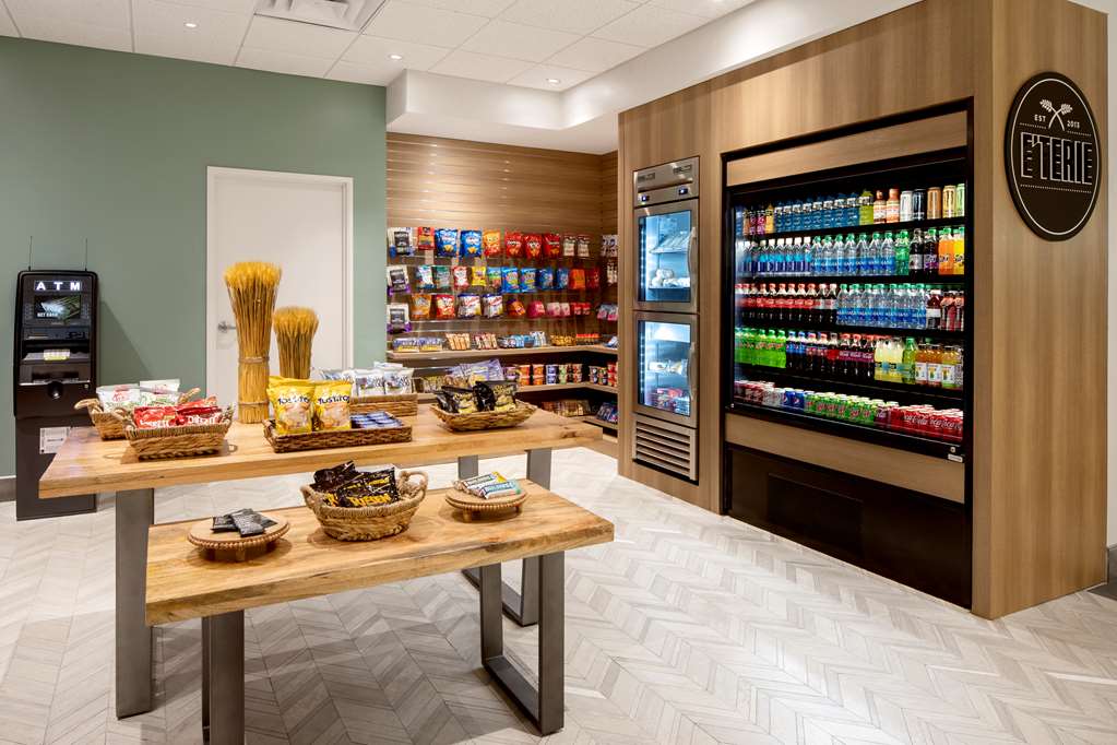 Фото Embassy Suites by Hilton Tampa Airport Westshore