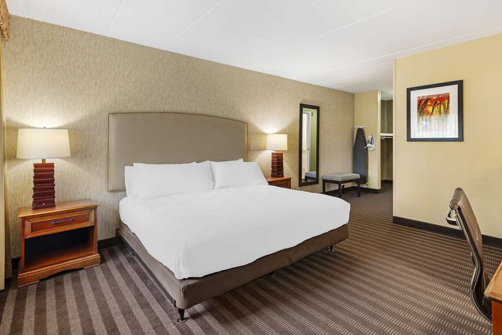 Фото Best Western Springfield Hotel