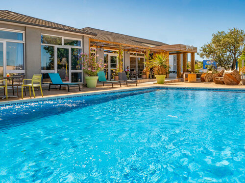 Гостиница Greet Hotel Marseille Provence Aéroport в Витроли