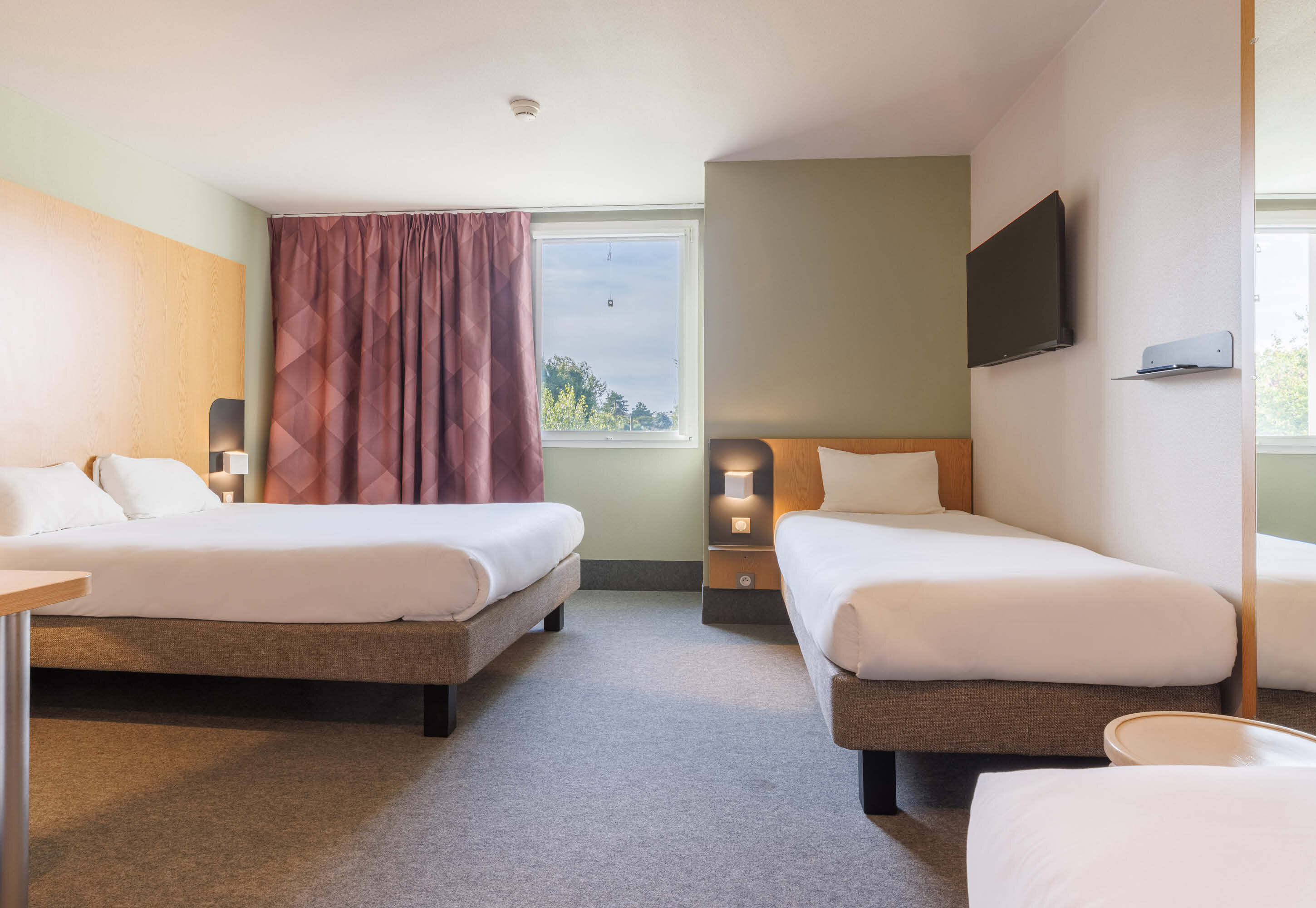 Фото B&b Hotel Clermont-Ferrand Nord Riom