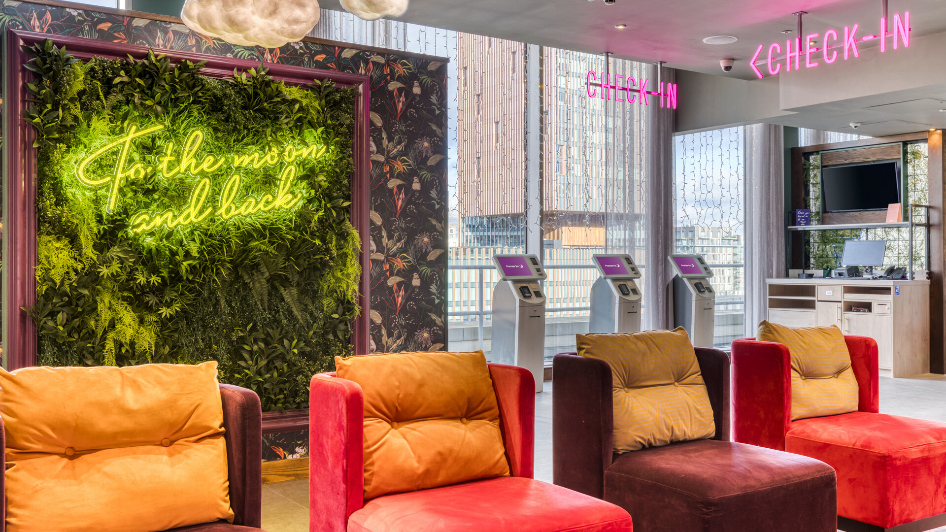 Фото Premier Inn London Stratford