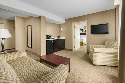 Гостиница Holiday Inn Express Brockton - Boston в Броктоне