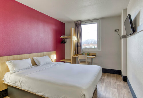 Гостиница B&b Hotel Clermont-Ferrand Gerzat в Рьоне