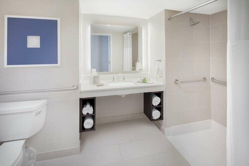 Гостиница Doubletree by Hilton Deerfield Beach - Boca Raton в Корал Спрингс