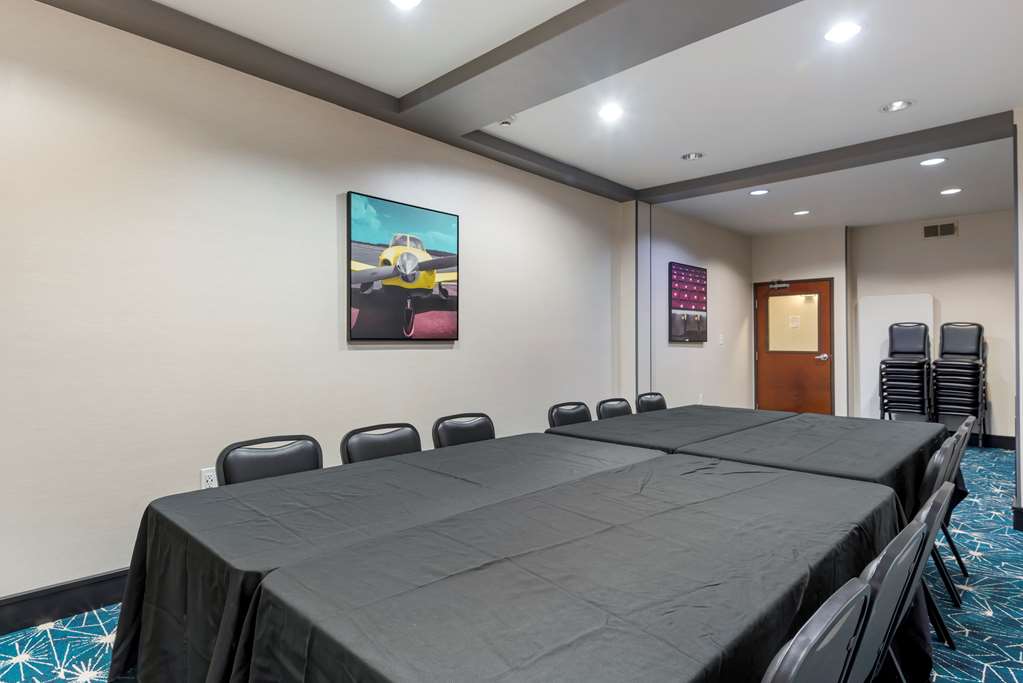 Фото Best Western Plus Arlington North Hotel & Suites