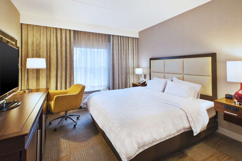 Фото Hampton Inn & Suites Providence/Warwick-Airport