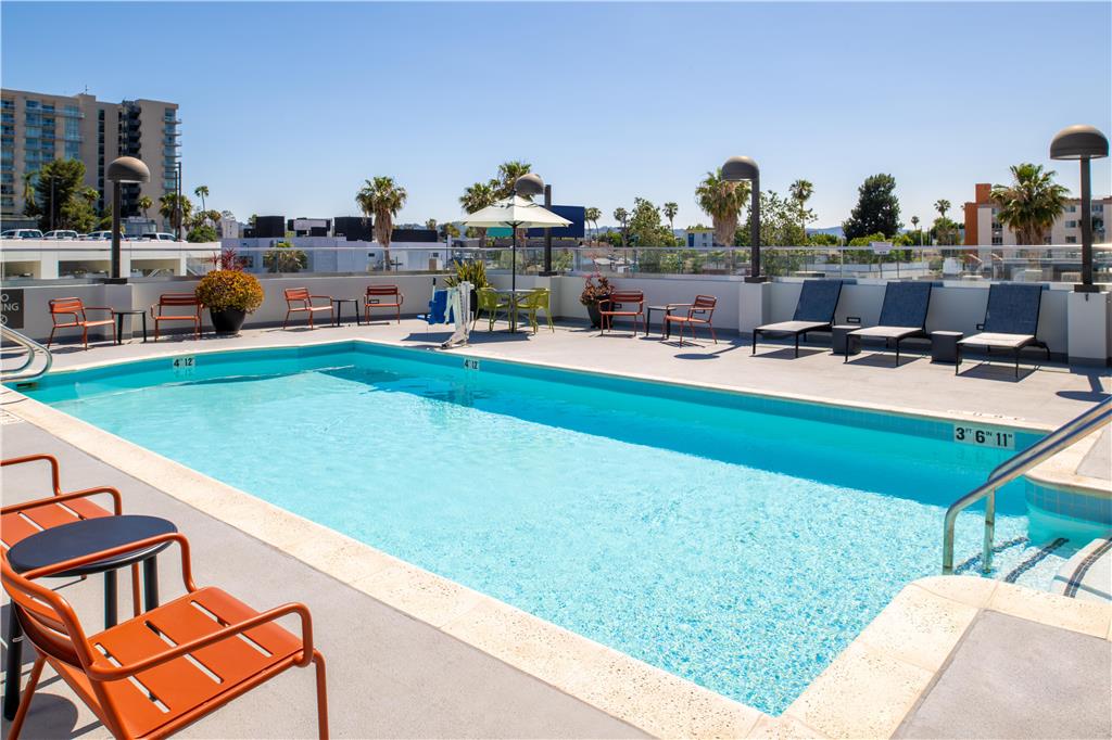 Фото Holiday Inn Express North Hollywood - Burbank Area, an Ihg Hotel
