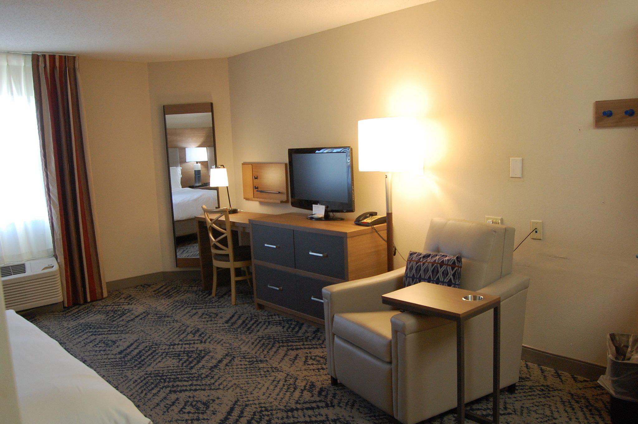 Фото Candlewood Suites Harrisburg, an Ihg Hotel