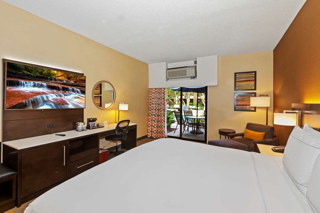 Фото Doubletree by Hilton Whittier Los Angeles