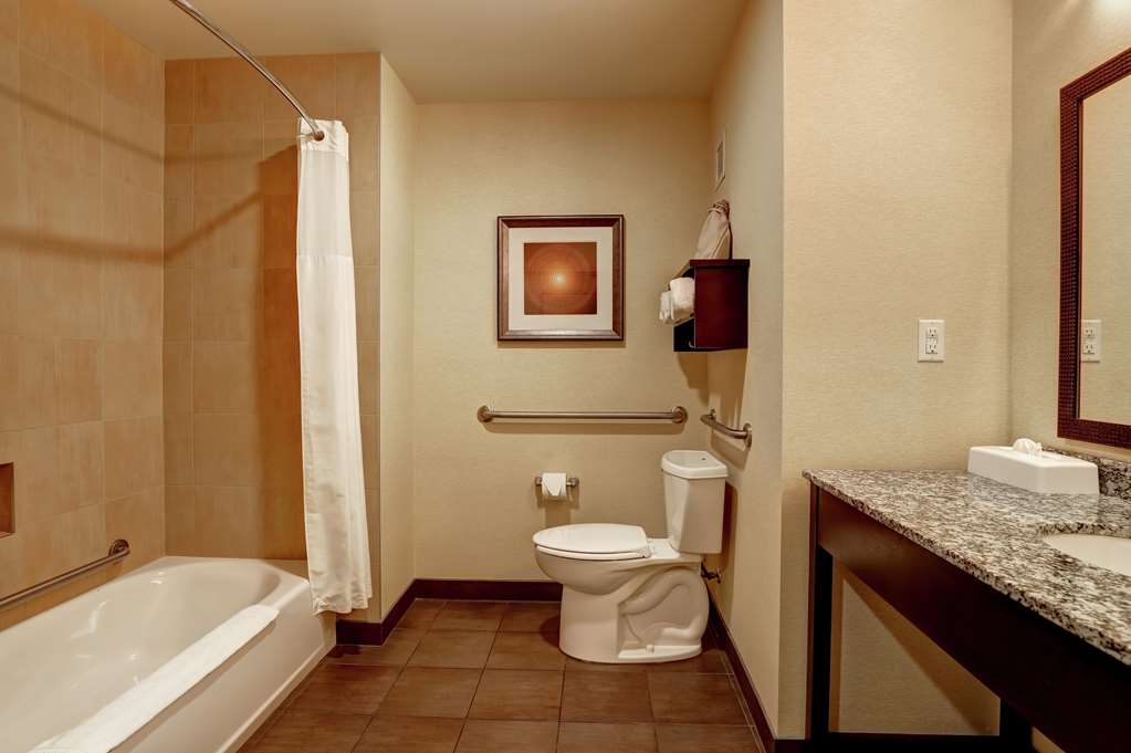 Фото Hampton Inn by Hilton Chilliwack