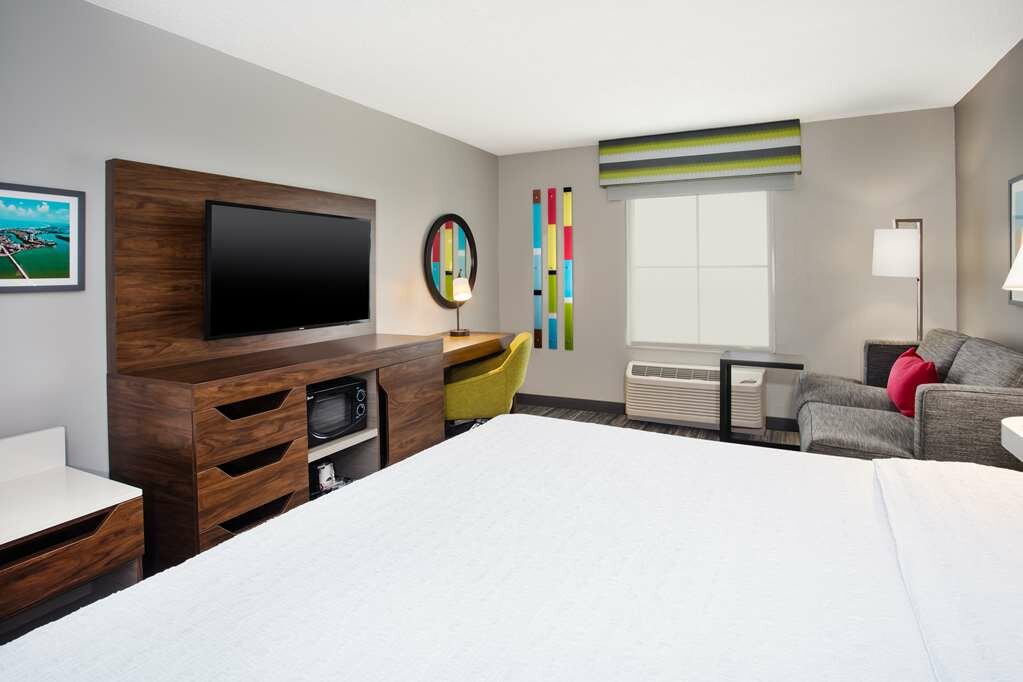 Фото Hampton Inn & Suites – Cape Coral/Fort Myers Area, Fl