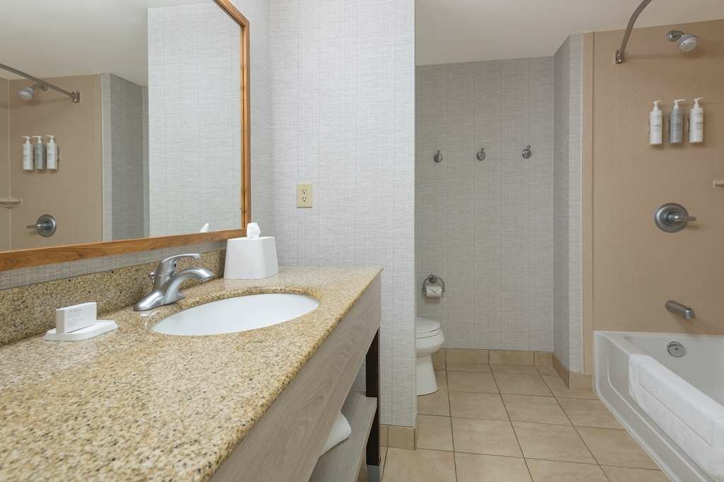 Фото Hampton Inn & Suites by Hilton Moncton