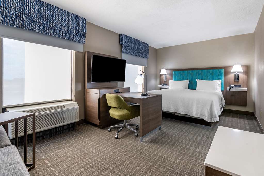 Фото Hampton Inn & Suites Louisville East