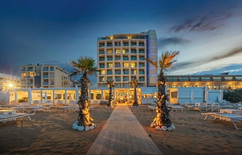 Гостиница Excelsior Hotel, Spa & Lido в Пезаро