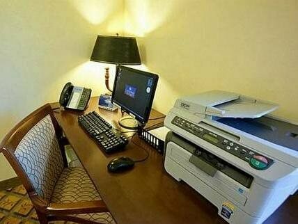 Гостиница Candlewood Suites Fort Myers Sanibel Gateway, an Ihg Hotel в Форте Майерсе