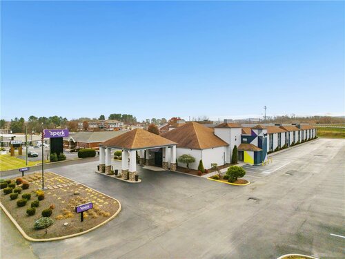 Гостиница Clarion Pointe Abingdon I-81 near Fairgrounds в Абингдоне