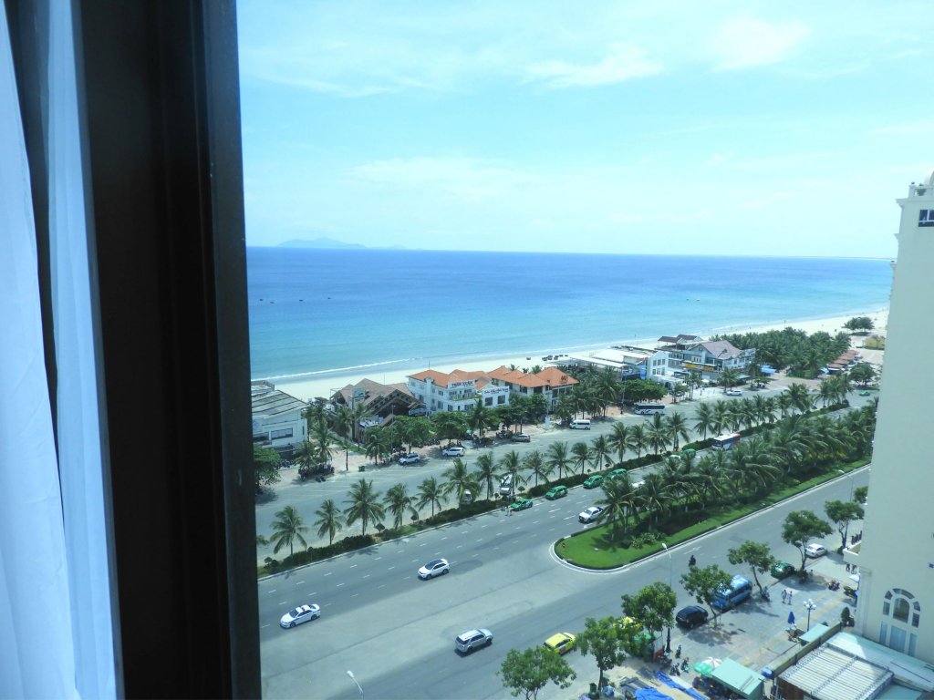 Фото Mandila Beach Hotel DaNang