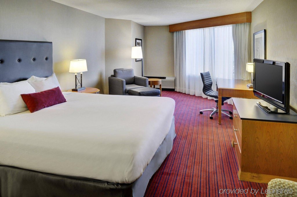 Фото Best Western Plus Waterfront Hotel