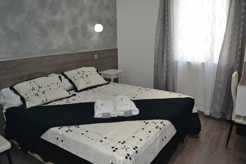 Гостиница Hostal Meyra в Мадриде
