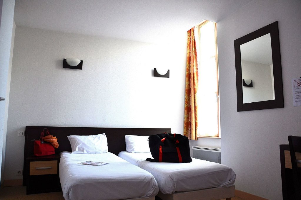 Фото Hôtel Les Bénédictins