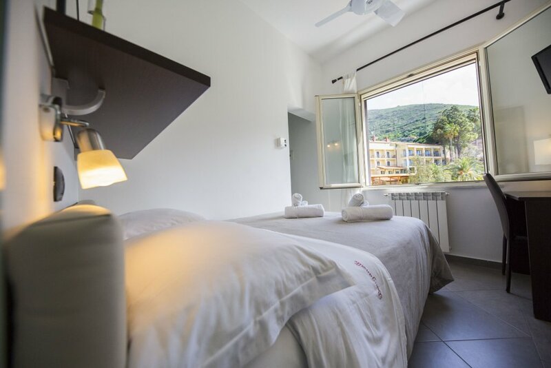 Гостиница Bouganville B&b в Чефалу