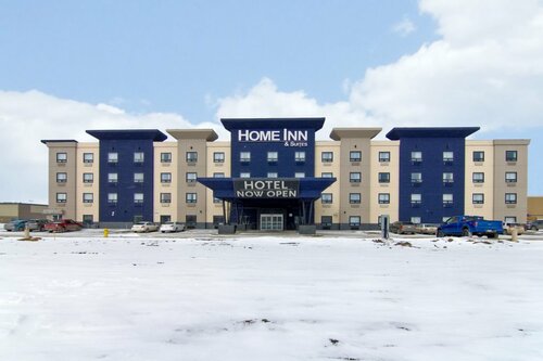Гостиница Home Inn and Suites Regina Airport в Реджайне