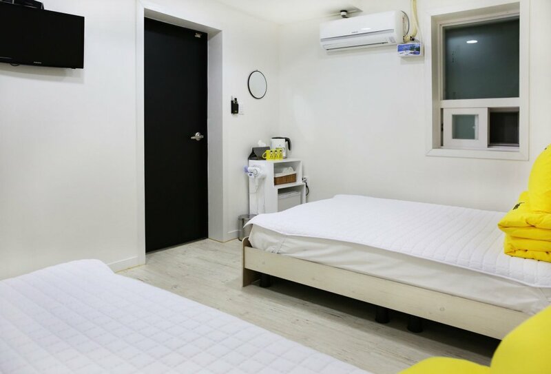 Гостиница 24 Guesthouse Yeosu в Йосу