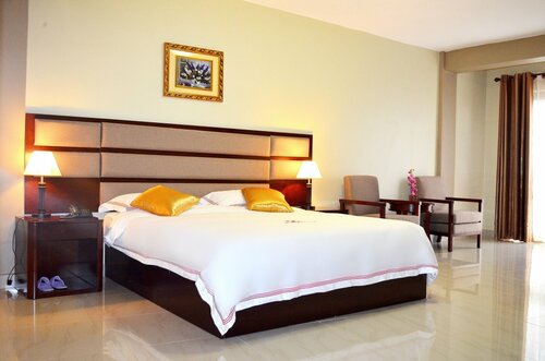 Гостиница Hillside Plaza Hotel в Кампале