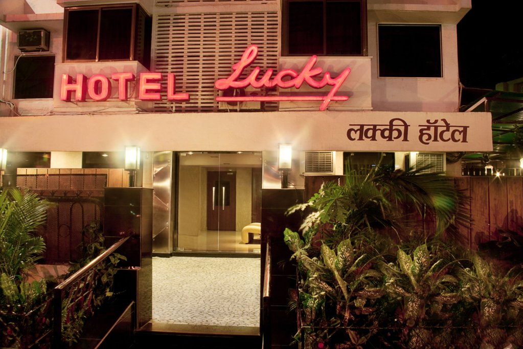 Фото Lucky Hotel Bandra