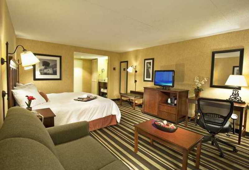 Фото Hampton Inn Washington-Dulles Int'l Airport South