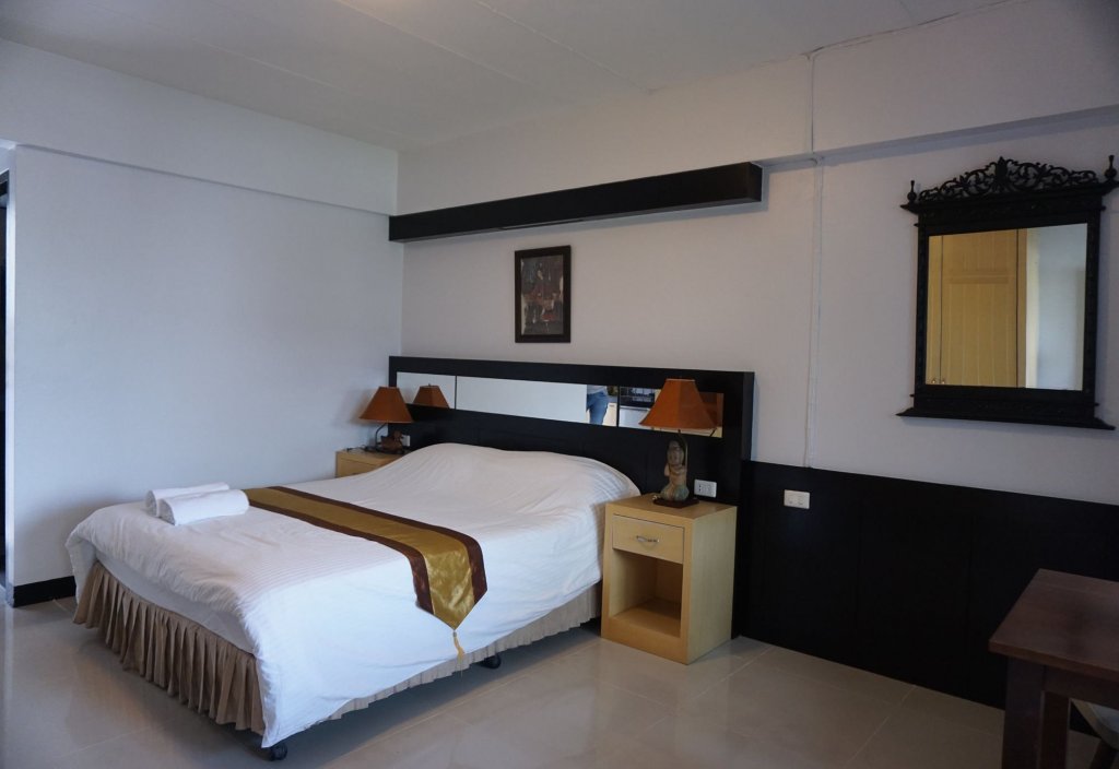 Фото Borarn House