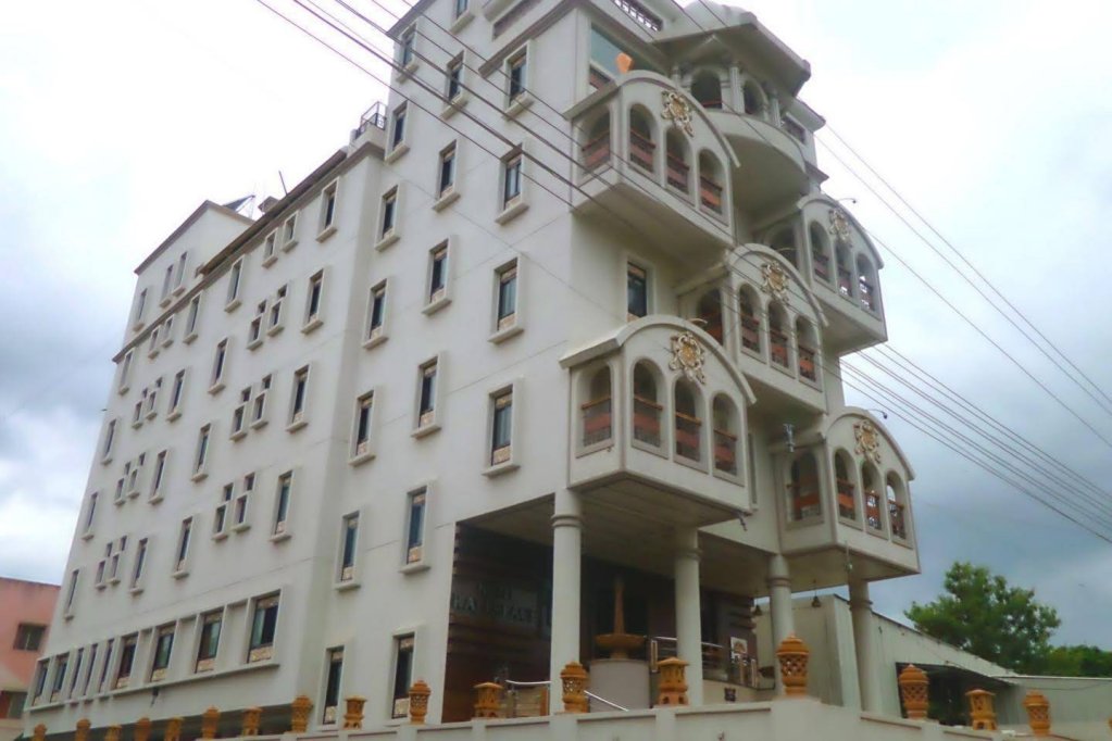 Фото отеля 2