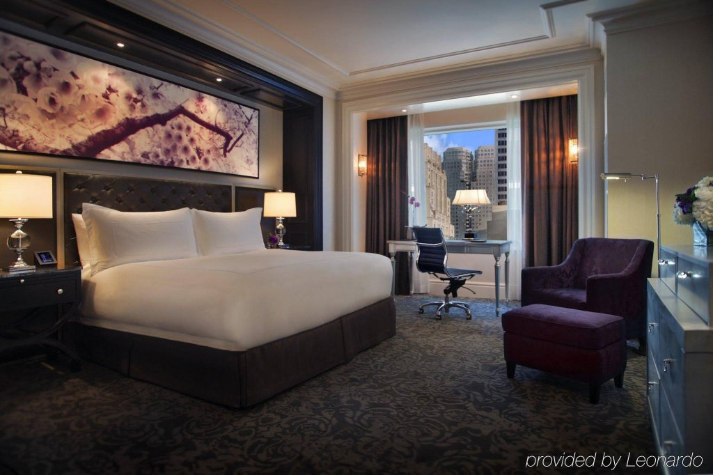 Фото The St. Regis Toronto