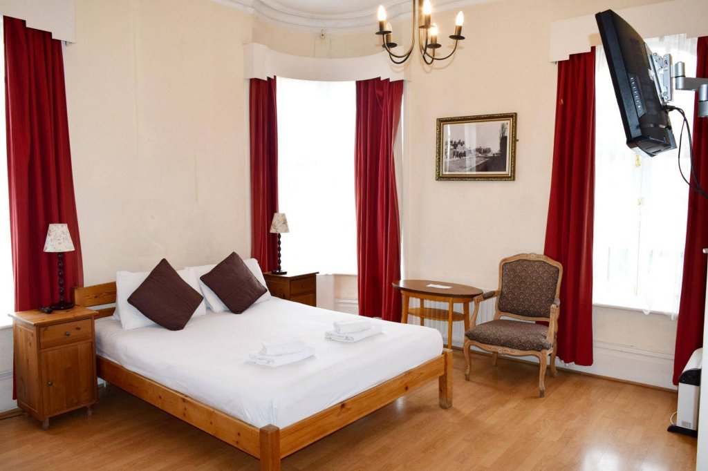 Фото The Black Lion