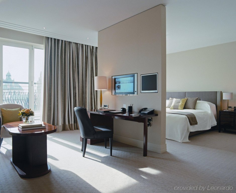 Фото Rocco Forte The Charles Hotel