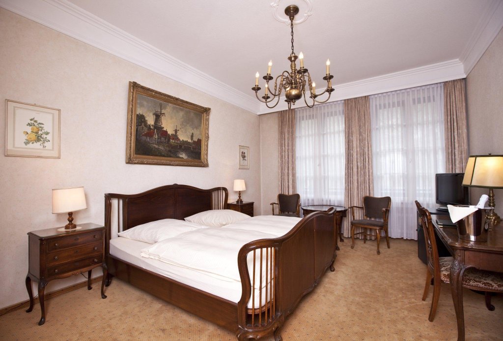 Фото The Midtown Hotel by The New Yorker