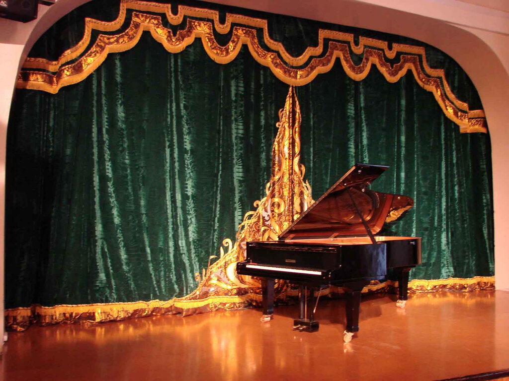 Концертный зал Концертный центр Череповец, Череповец, фото